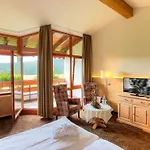Gruener Wald Hotel 4*