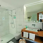 Hotel Gruener Wald 4*