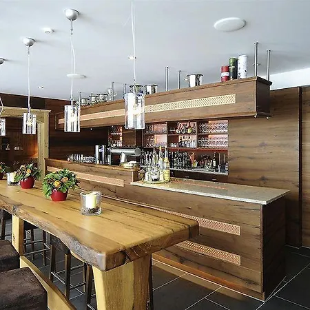 Grüner Wald 4*