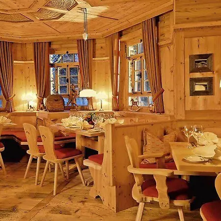 Hotel Grüner Wald 4*
